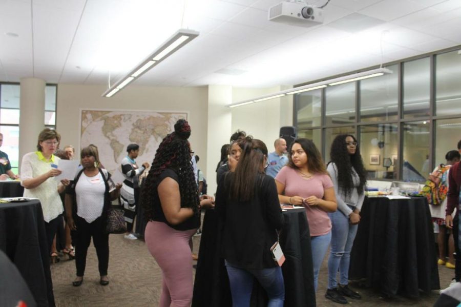 Students make a connection at Kick Off event.