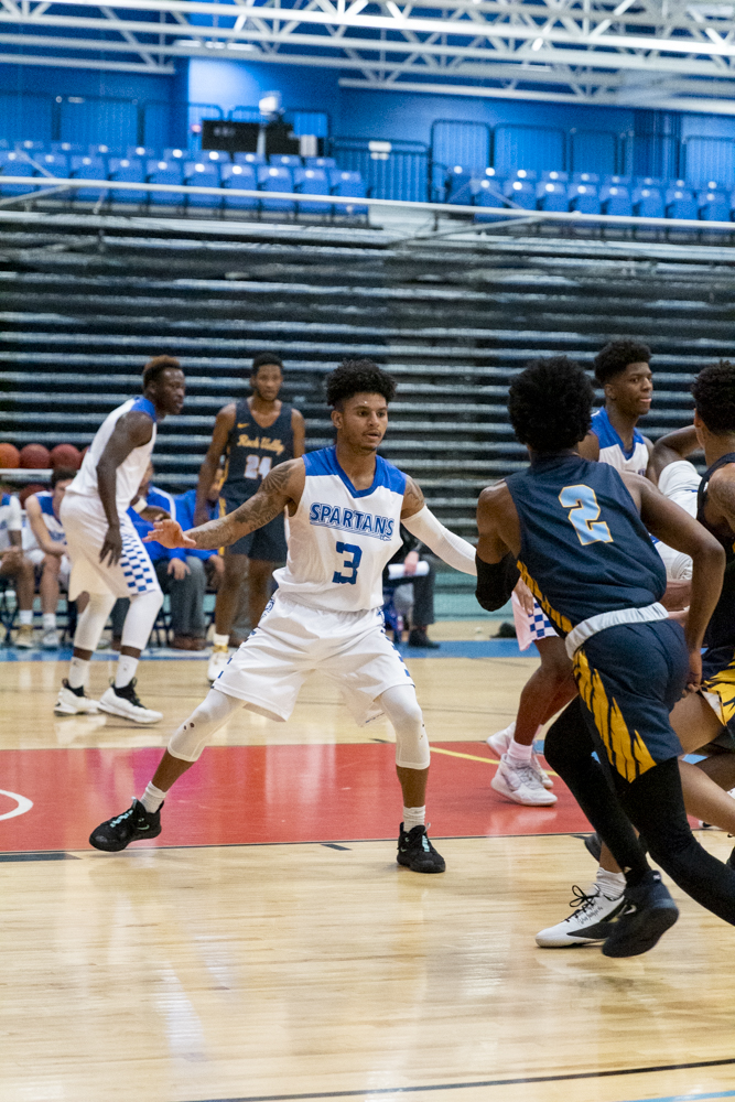 Men's basketball falls short against Rock Valley College