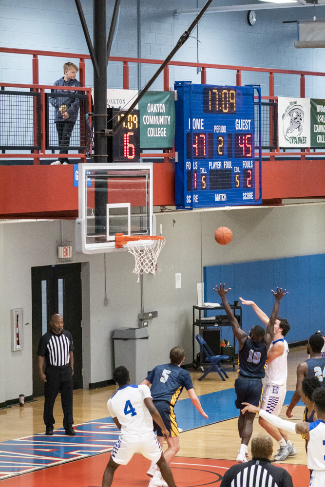 Men's basketball falls short against Rock Valley College