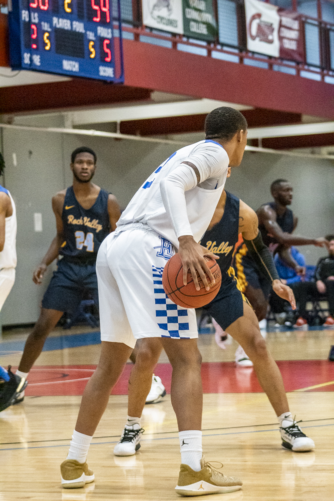 Men's basketball falls short against Rock Valley College