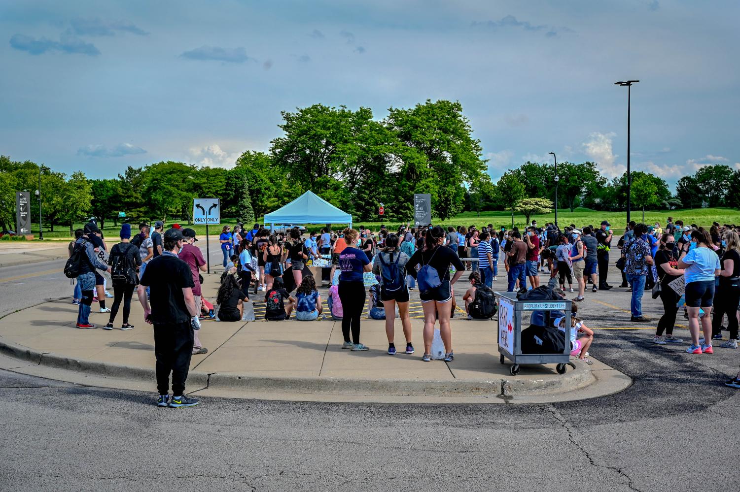 Protesters march from ECC to Elgin Police Department