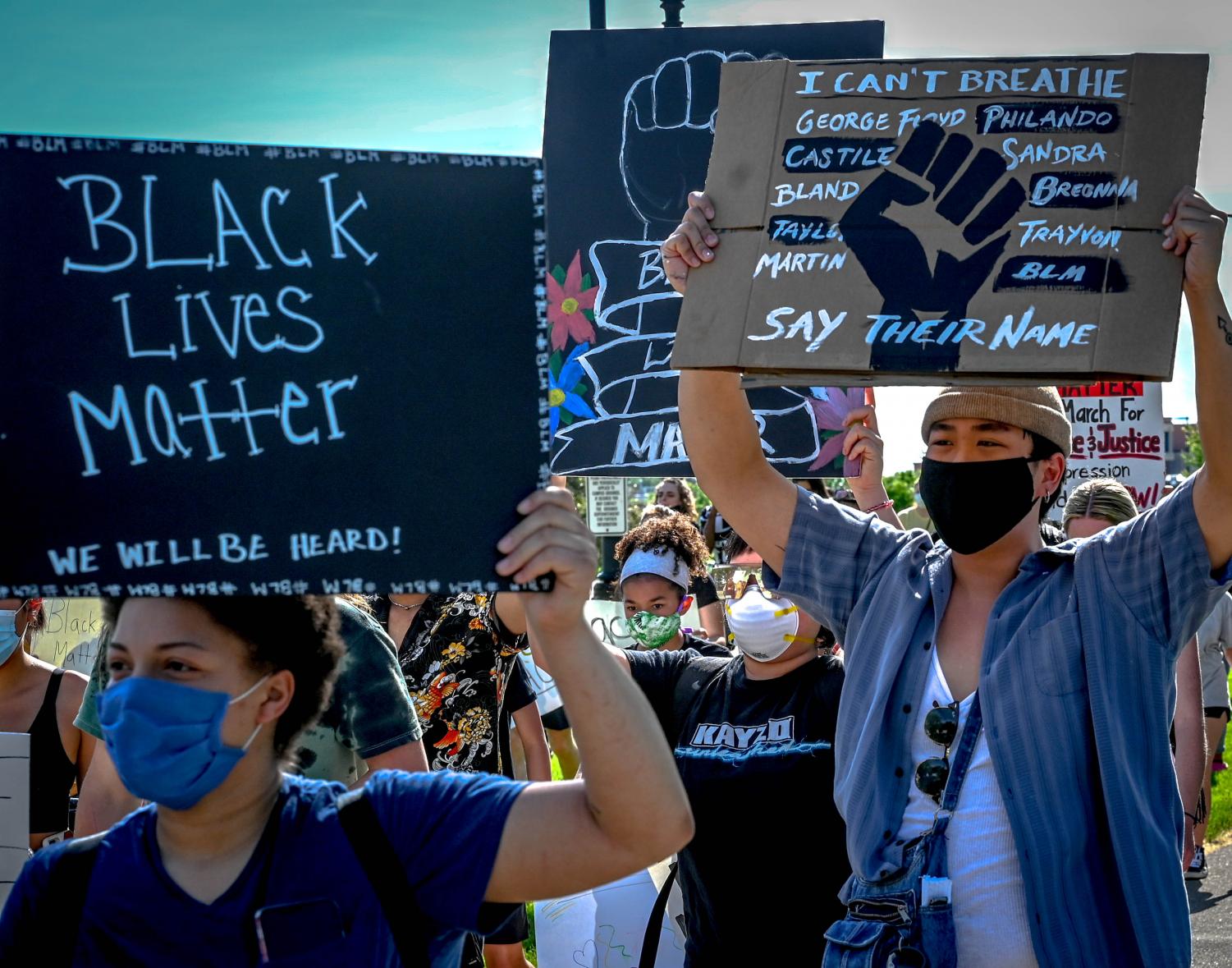 Protesters march from ECC to Elgin Police Department