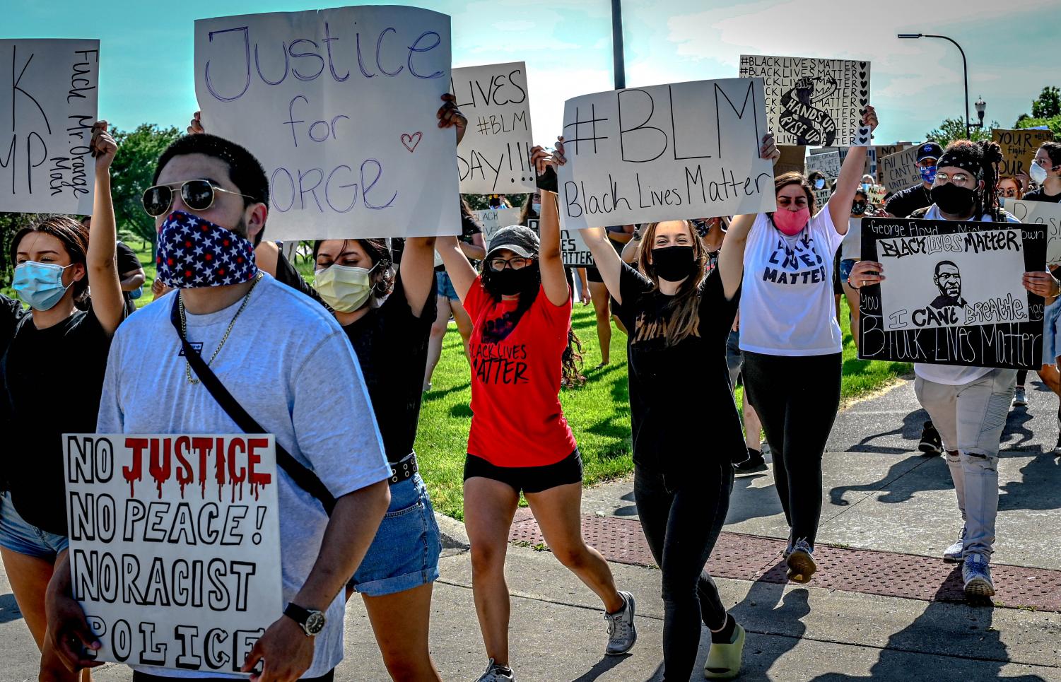 Protesters march from ECC to Elgin Police Department