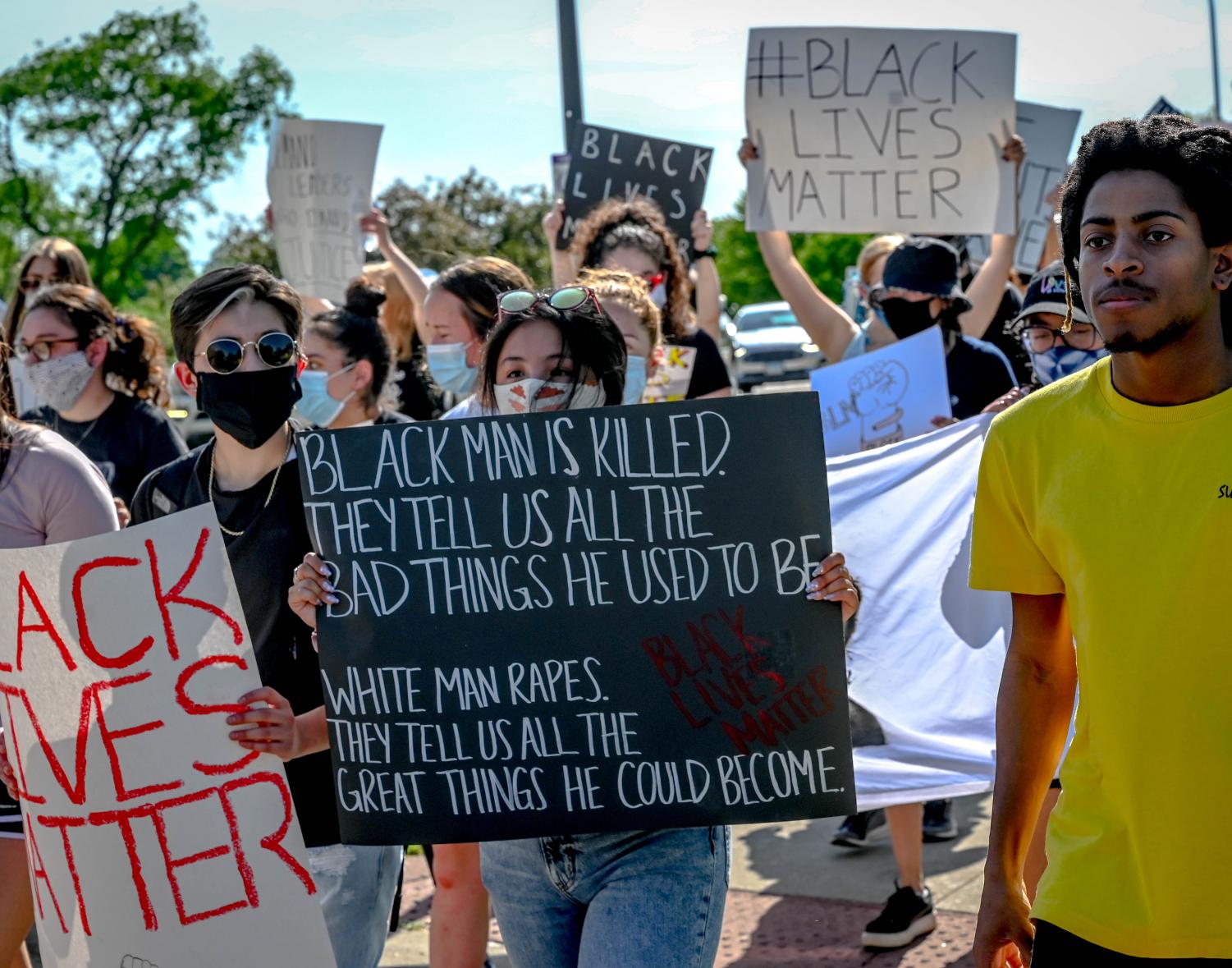 Protesters march from ECC to Elgin Police Department