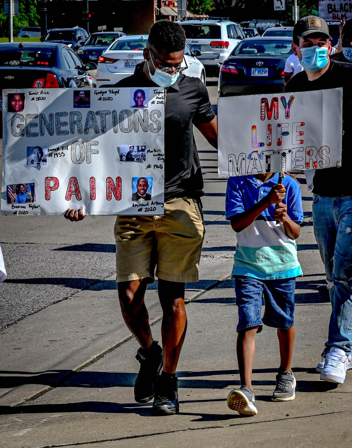 Protesters march from ECC to Elgin Police Department