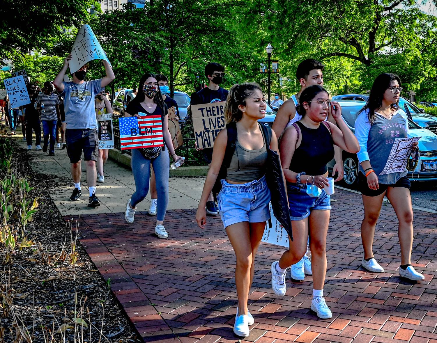 Protesters march from ECC to Elgin Police Department