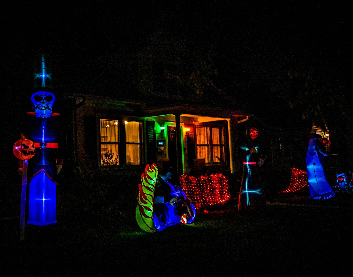 Elgin decorates for Halloween