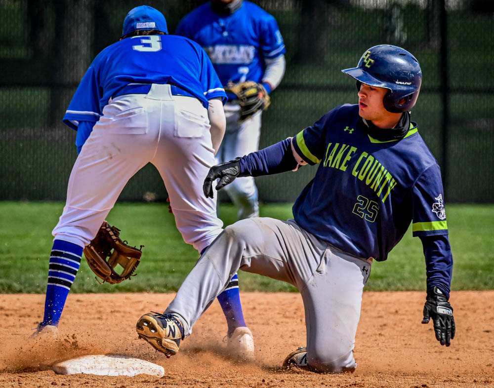 Spartans split double header against CLC