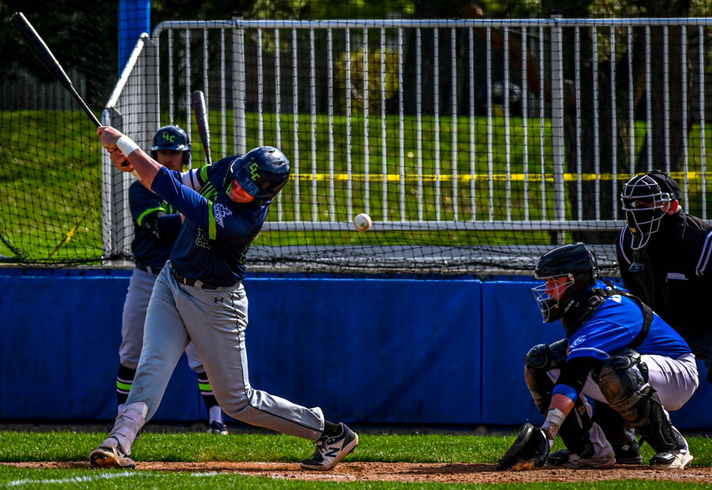 Spartans split double header against CLC