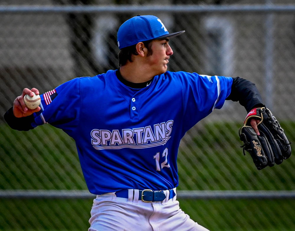 Spartans split double header against CLC