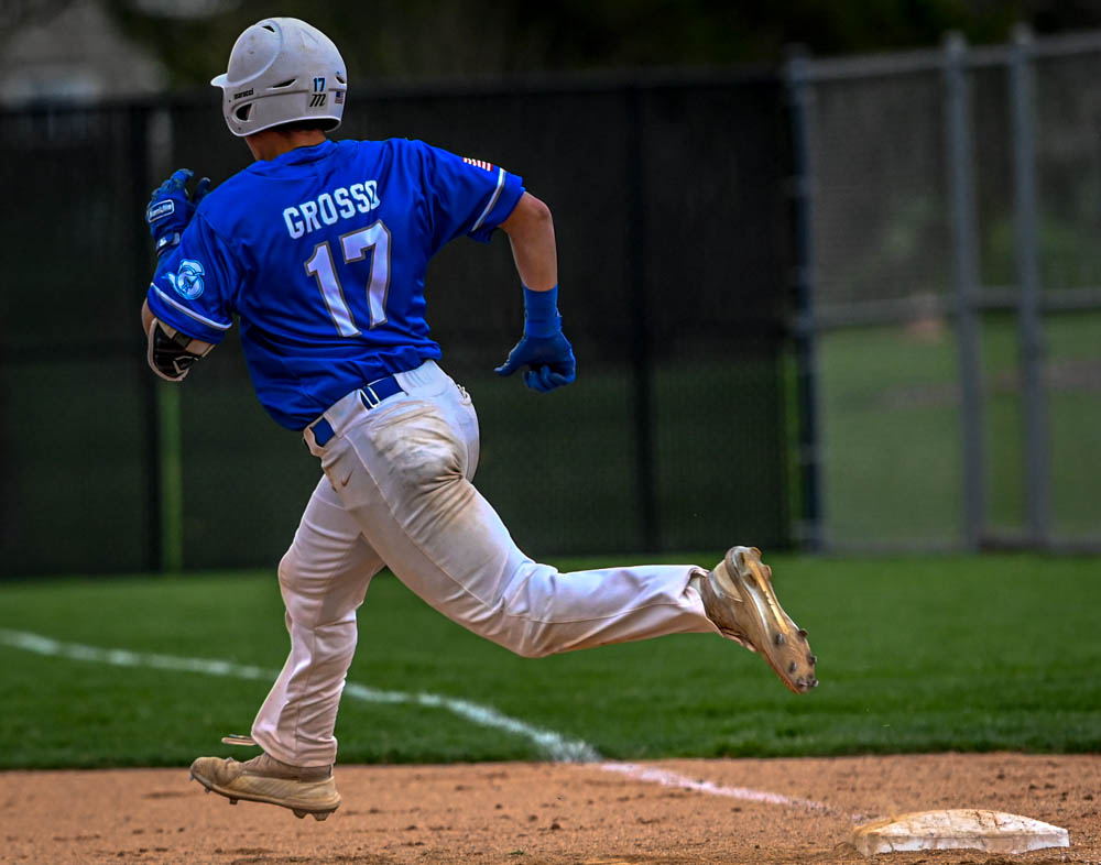 Spartans split double header against CLC