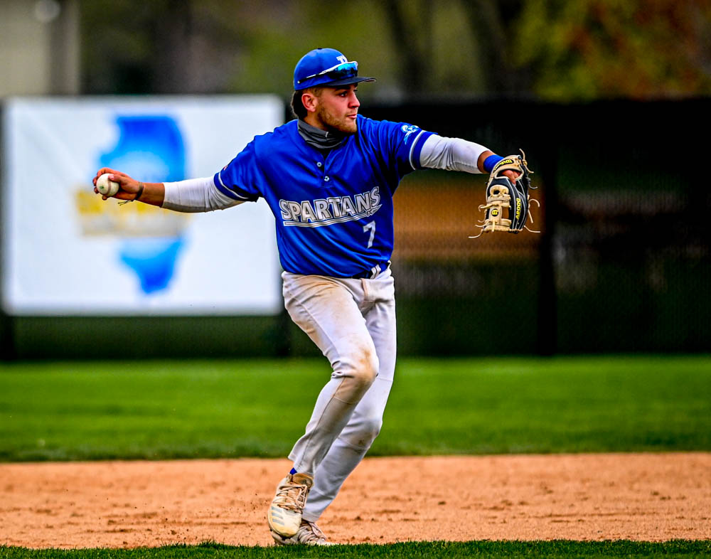 Spartans split double header against CLC