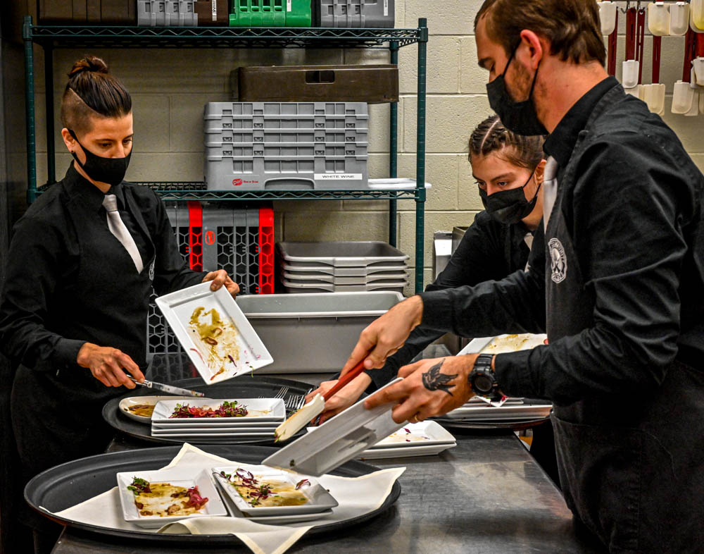 ECC visiting chef prepares fall-inspired dishes