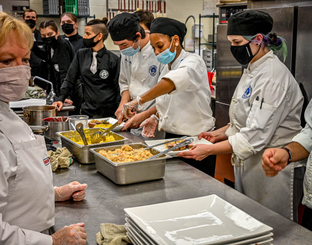 ECC visiting chef prepares fall-inspired dishes