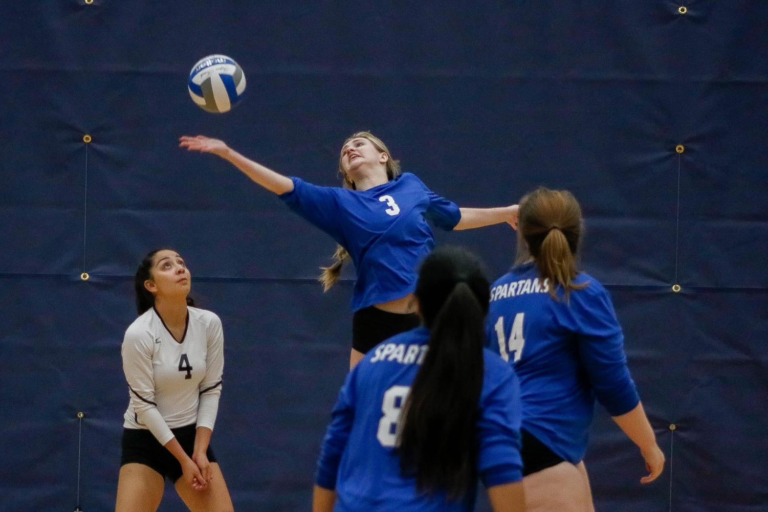 Women's Volleyball Loses 3-0 to College of Lake County Lancers