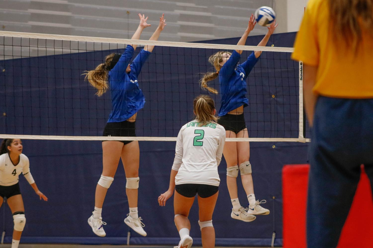 Women's Volleyball Loses 3-0 to College of Lake County Lancers