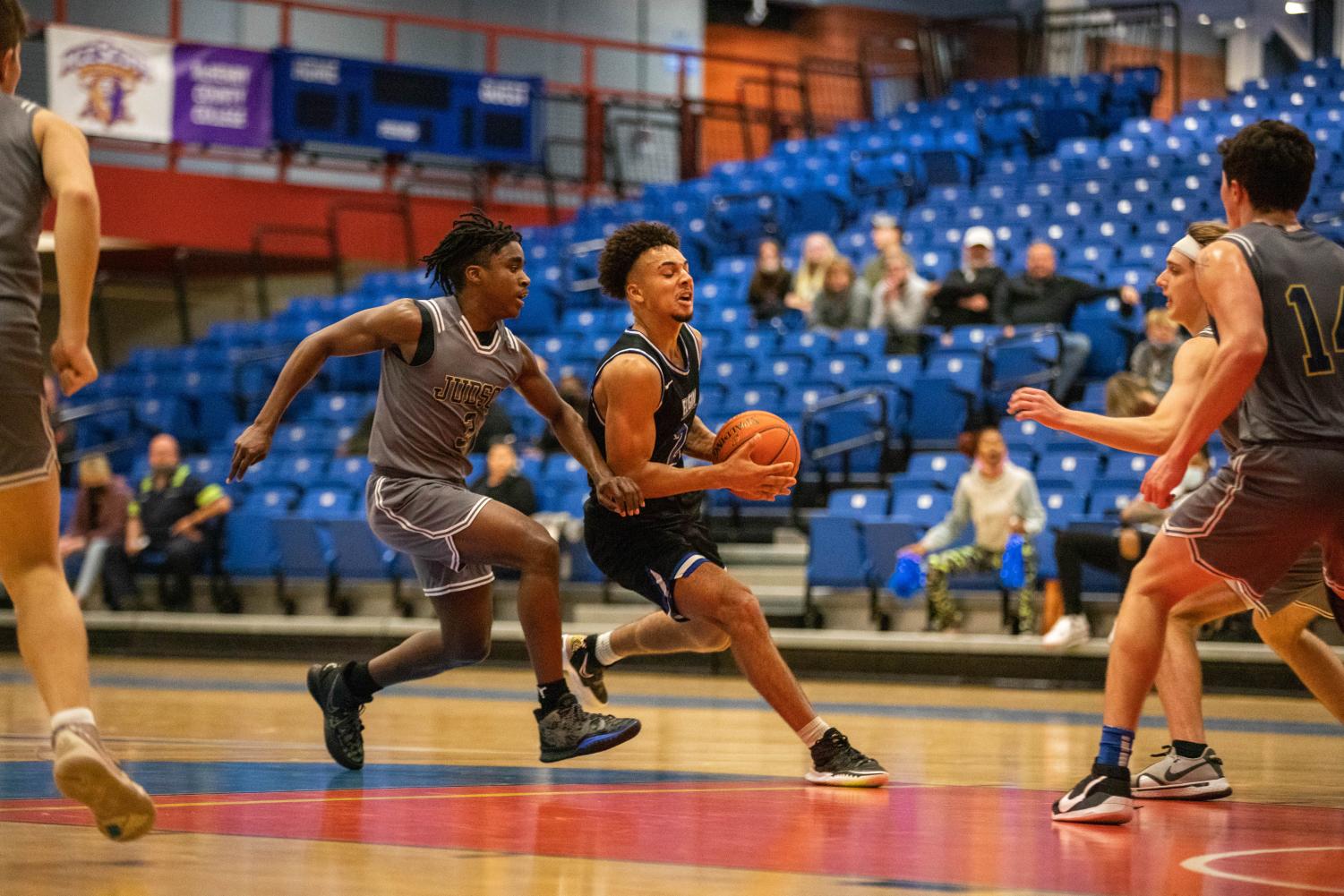 Men's basketball wins 76-73 against Judson University's JV Team