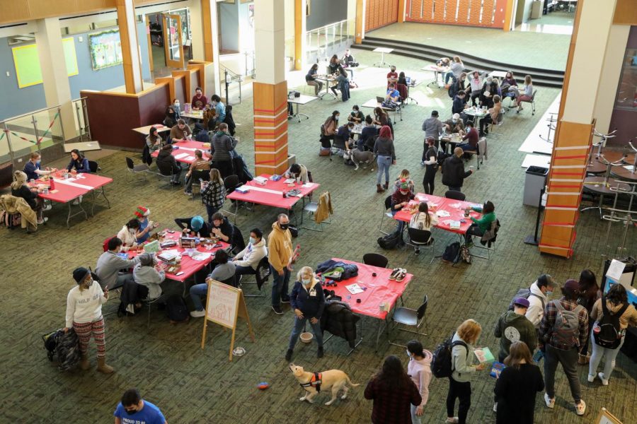Student Life hosted a Stress Free Zone, featuring gingerbread houses, comfort dogs, and a hot coco bar in the Jobe Lounge on Dec. 8.