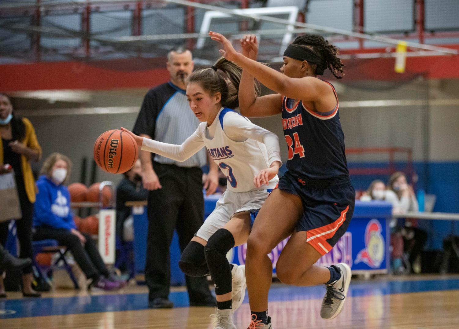 Women's basketball loses 93-34 against Morton College