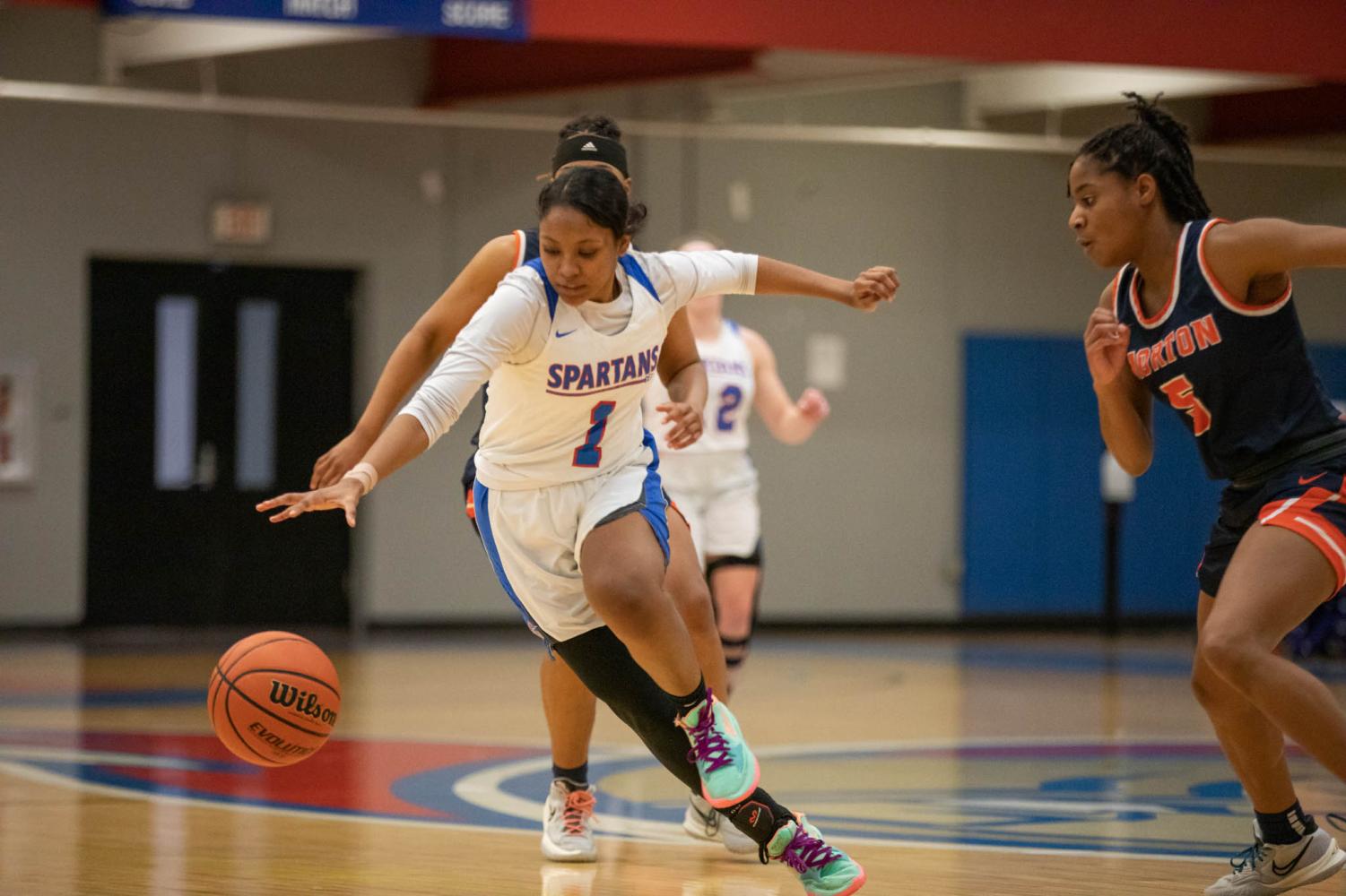 Women's basketball loses 93-34 against Morton College