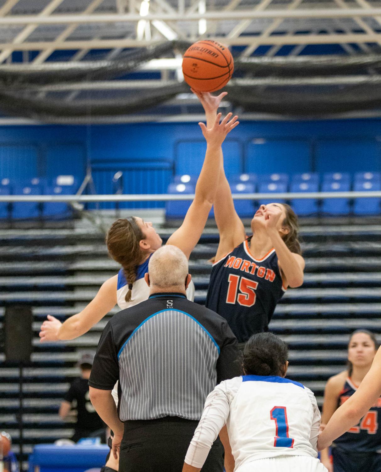 Women's basketball loses 93-34 against Morton College