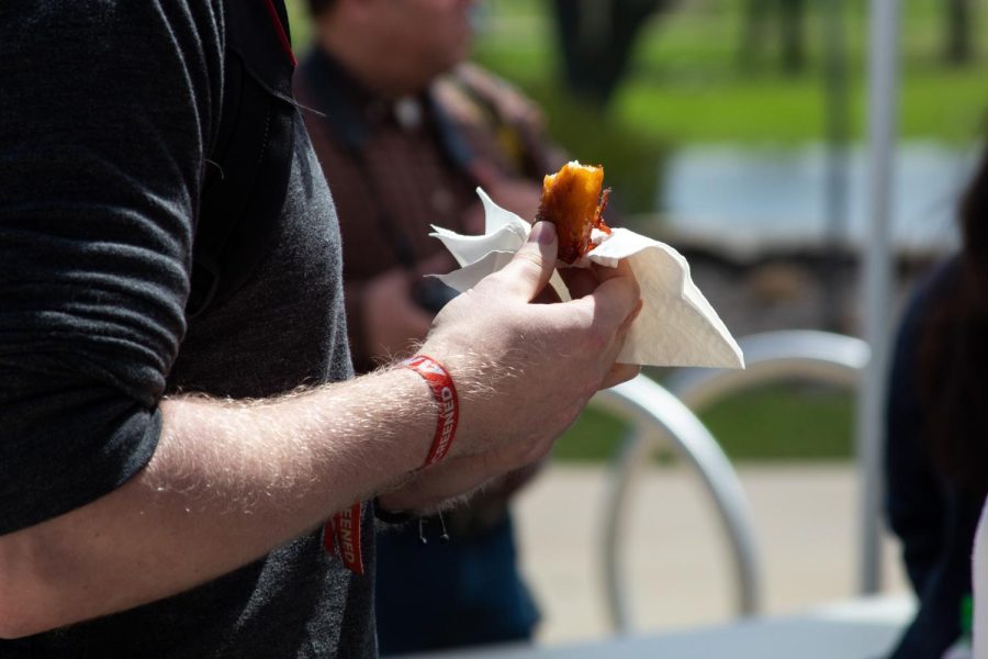Turon, a traditional Filipino snack which consists of fried banana wrapped in a spring roll wrapper, was served at Asian Pacific Month celebration on May 4. 