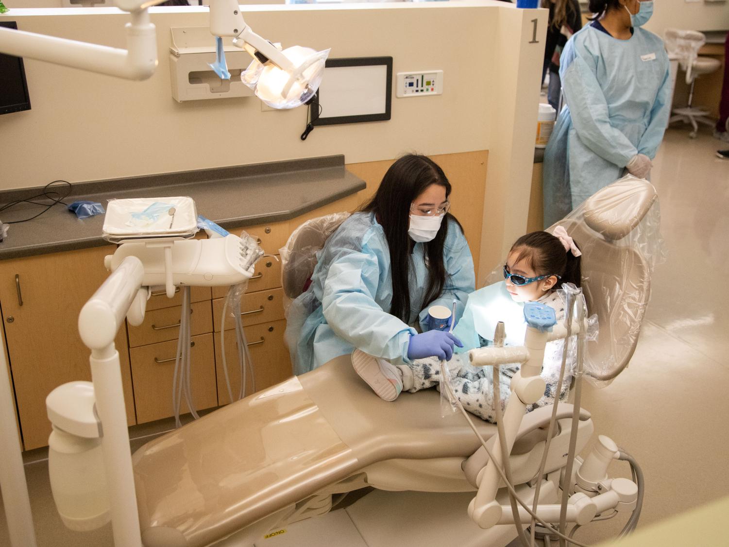 Photos: Early Childhood Lab students visit ECC's dental clinic to learn dental hygiene