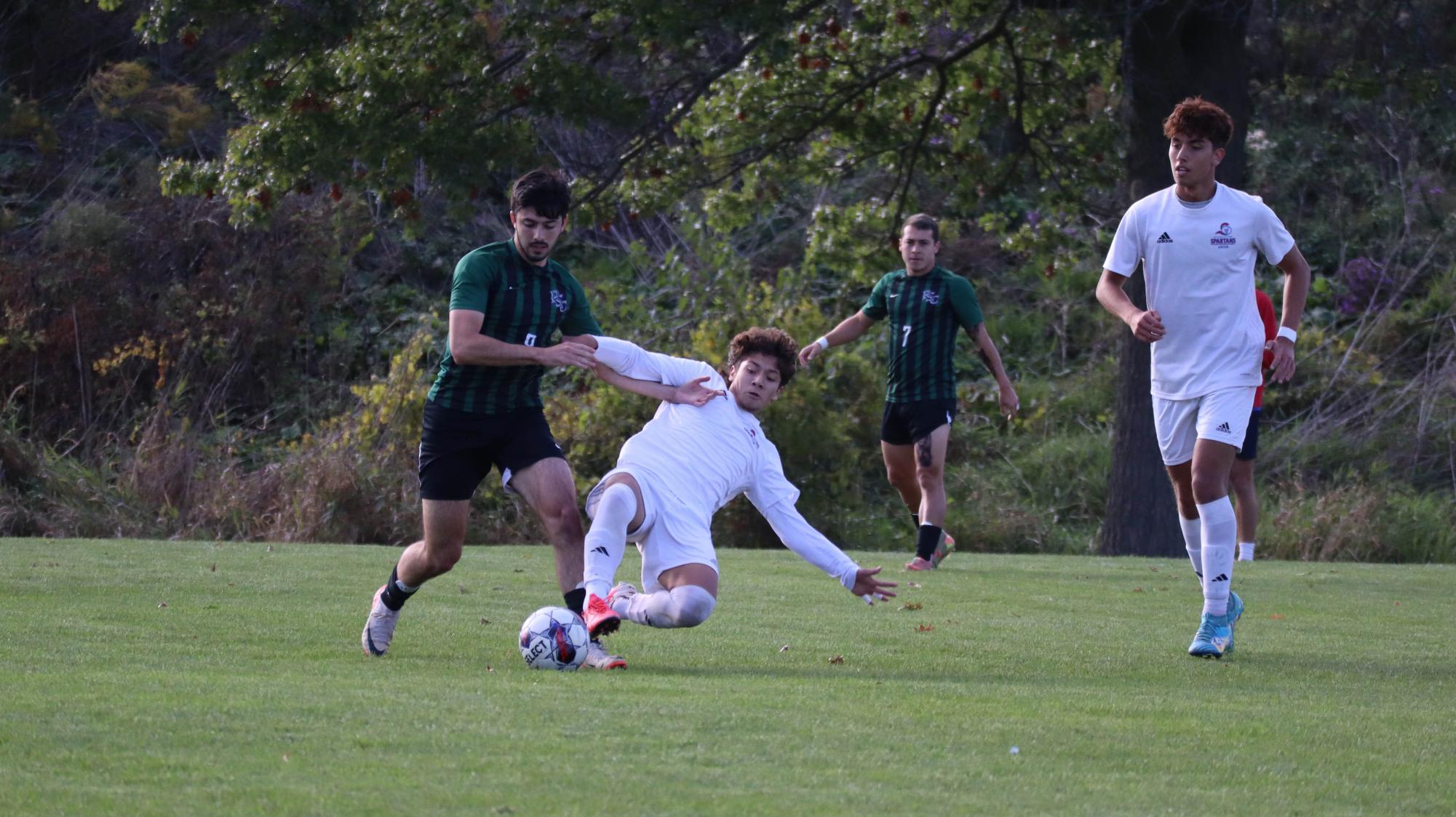 Photos: Men's soccer loses 0-3 against Prairie State College