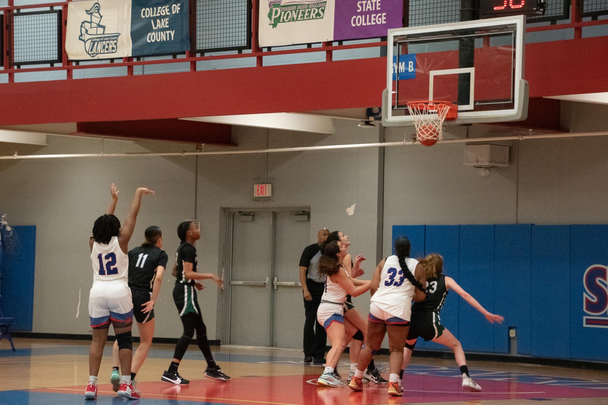 Women's Basketball loses 46-60 against Prairie State