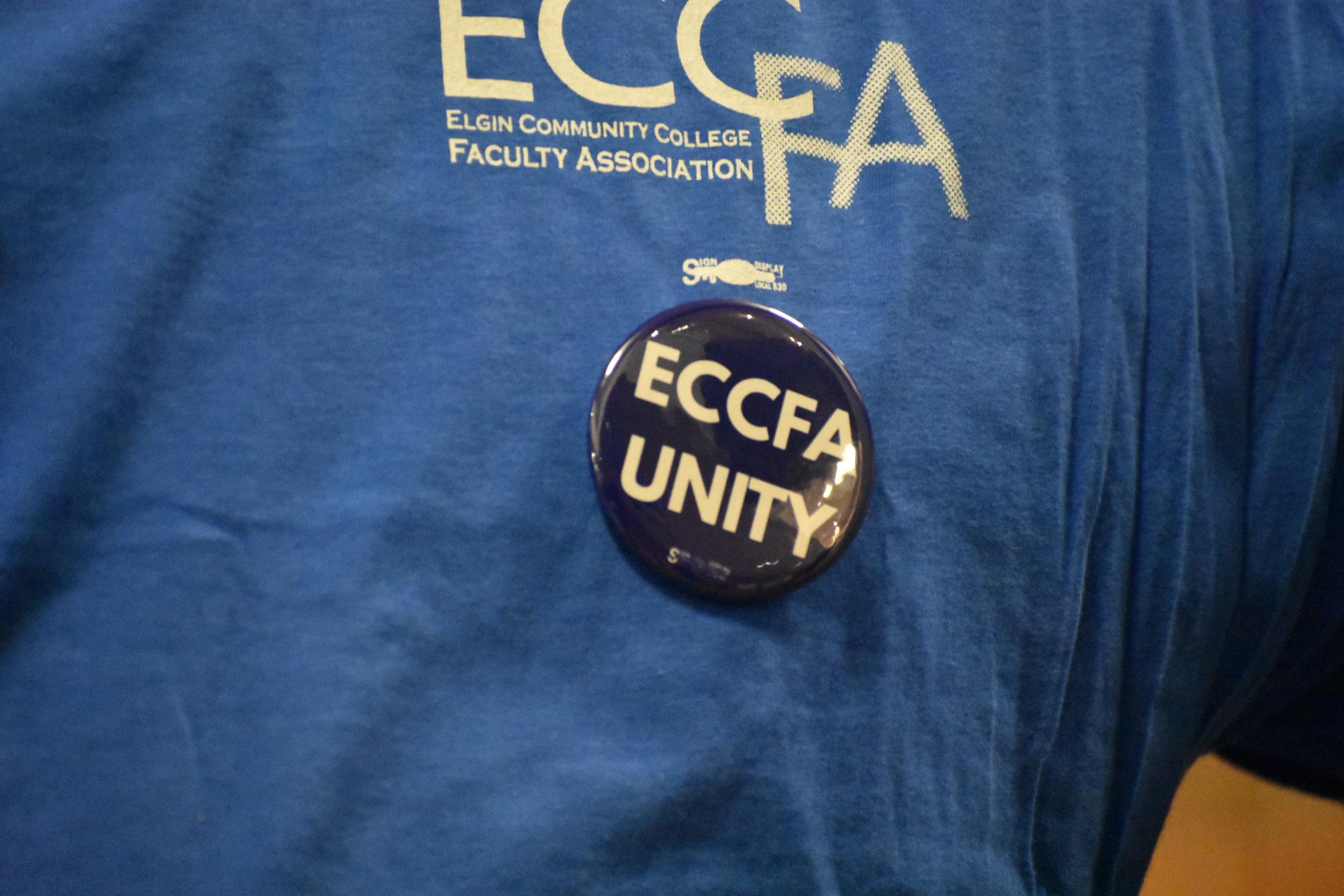 Faculty union members demonstrate in light of expired work contract