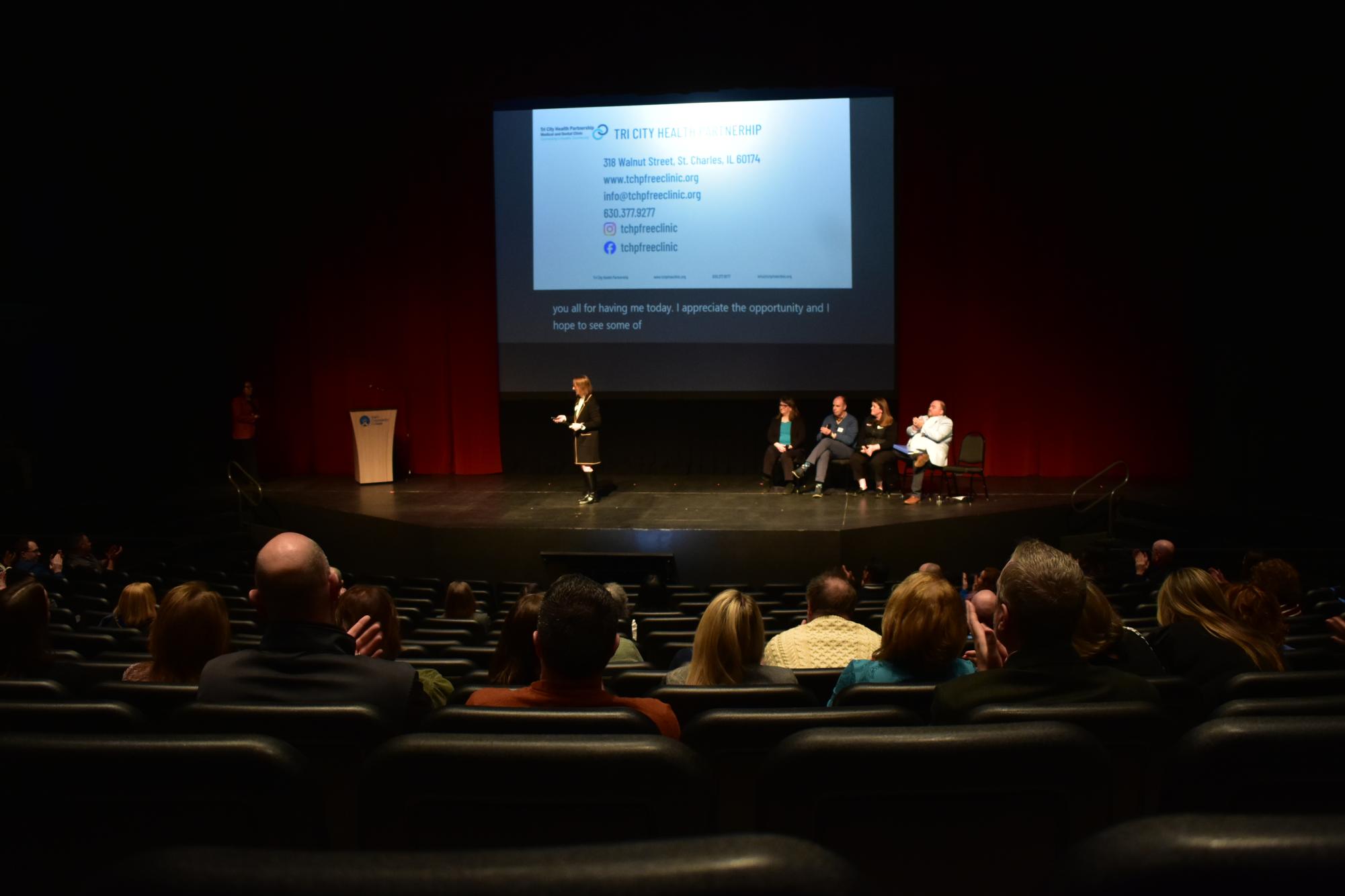Faculty union members demonstrate in light of expired work contract