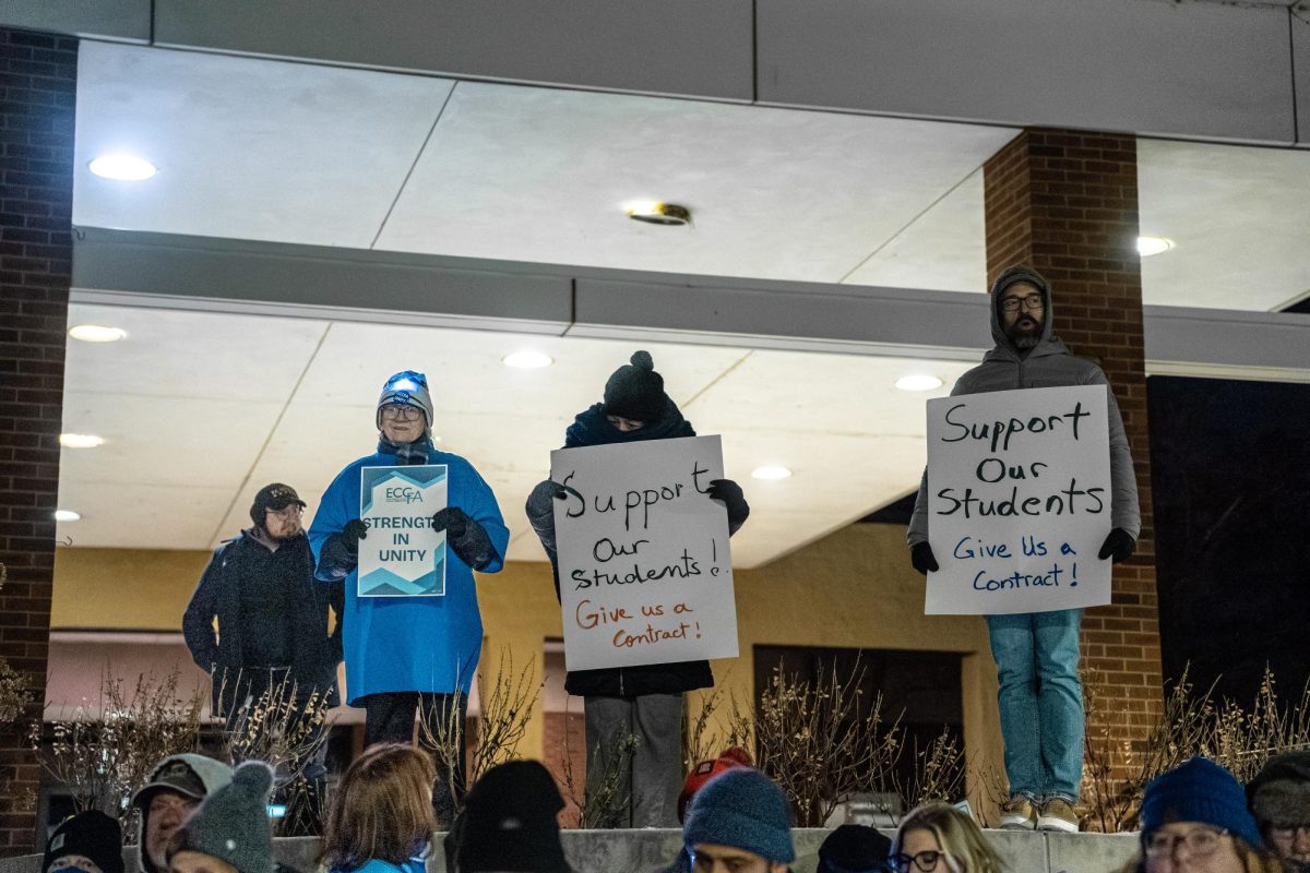 Outside Building E, faculty members demand a fair contract that prioritizes and highlights the needs of faculty and students, on January 27, 2026. Members have been working under an expired contract since the beginning of the year, not meeting the needs of faculty to support their students.
