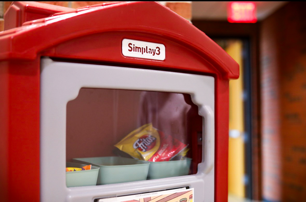 Mini food panty operated by professors in Building C, where students can donate and grab snacks.